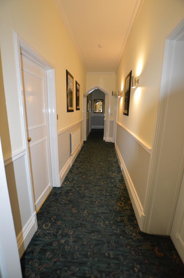 Hôtel The Grey Walls à Windermere Extérieur photo